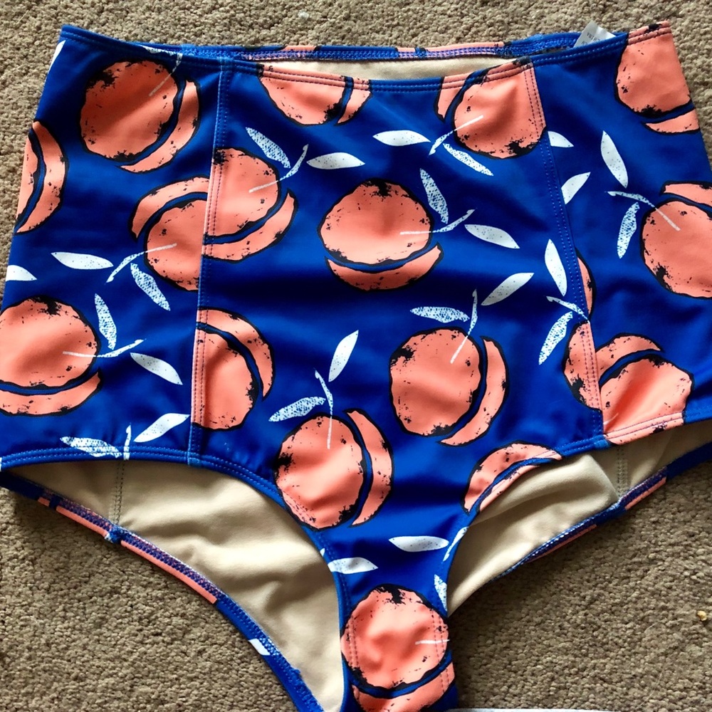 ❌🚫SOLD🚫❌ SM // Peaches🍑 Highwaist Bottoms.